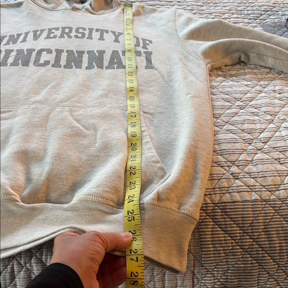 University of Cincinnati hoodie size small/Unisex - Picture 13 of 13
